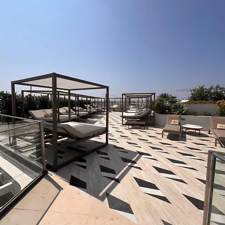 Corner 1 Bed In Mercury With Rooftop Pool Seasonal Appartamento San Giuliano