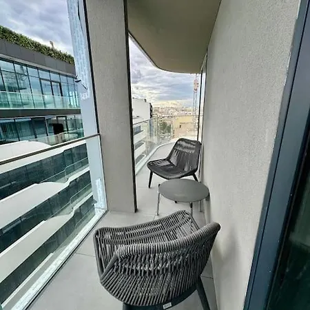 Corner 1 Bed In Mercury With Rooftop Pool Seasonal Apartment San Ġiljan
